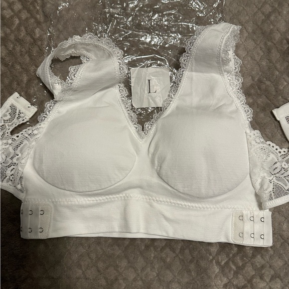 NWOT White Front Clasp Bra - Picture 3 of 3
